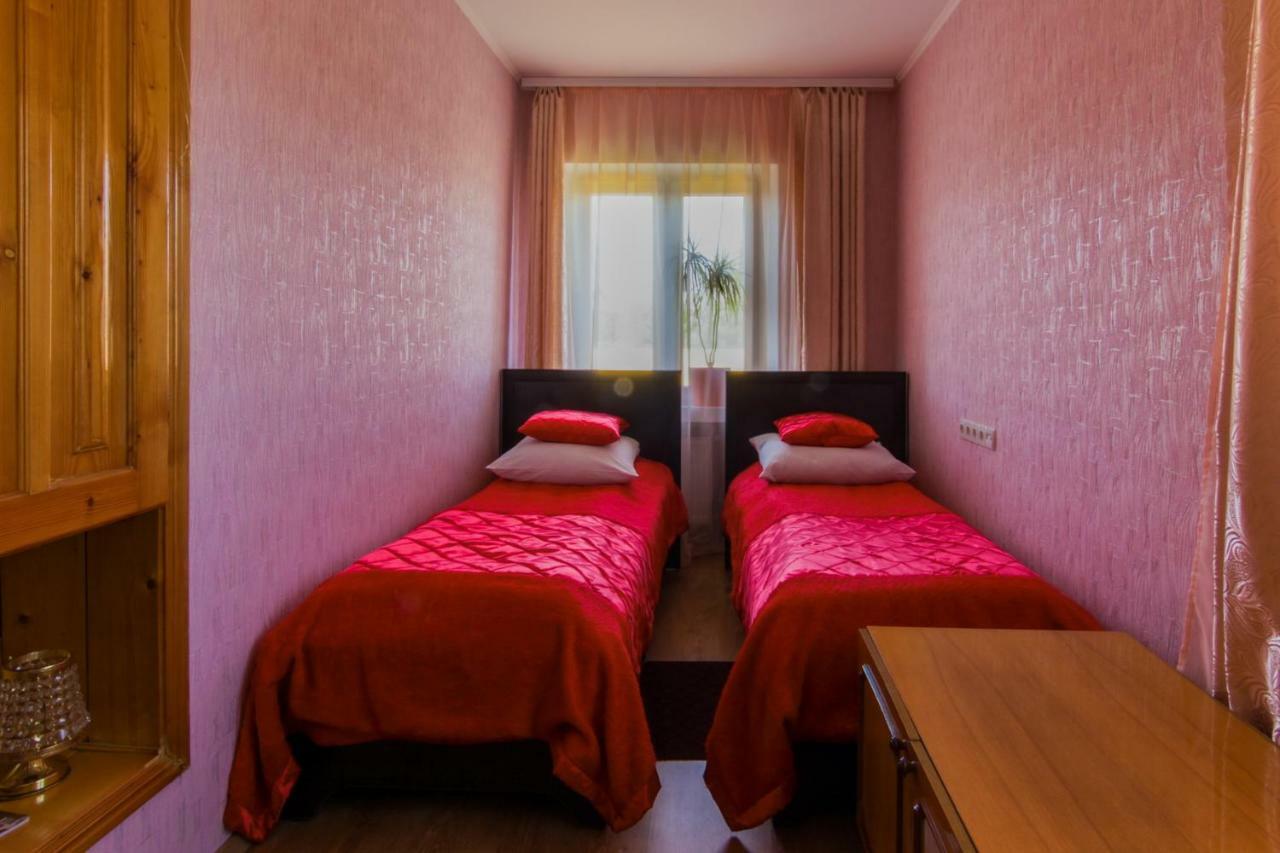 Rooms With Fortetsya View Kamenets-Podolsk Eksteriør bilde